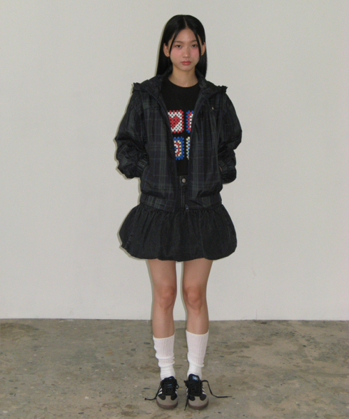 RONRON(ロンロン)の「PENDANT FRILL HOODIE WIND JUMPER NAVY CHECK(ナイロンジャケット・レディース・その他・FREE)」の6枚目の写真