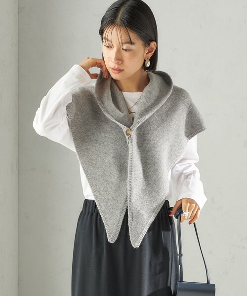 SHIPS（シップス）の「マルチウェイ 三角 ストール（ストール/ショール・レディース・グレー/ブラウン/レッド・ONE SIZE）」の7枚目の写真