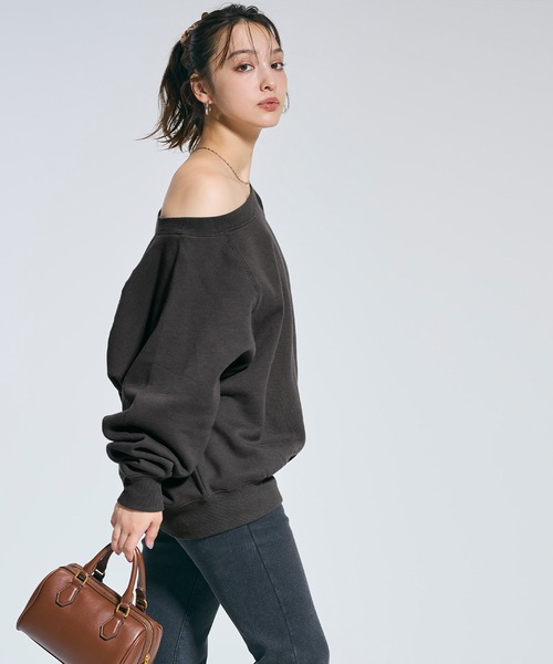 coca(coca)(コカ)の「裏起毛 オフショルダースウェット(スウェット・レディース・チャコール/グレー・L/M)」の19枚目の写真