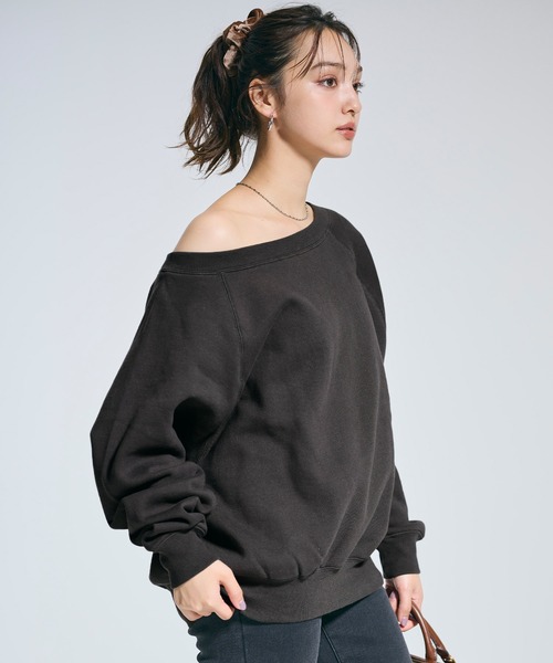 coca(coca)(コカ)の「裏起毛 オフショルダースウェット(スウェット・レディース・チャコール/グレー・L/M)」の3枚目の写真