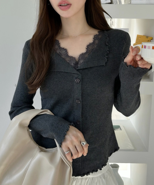 Ada.(エイダ)の「レース レイヤード風 スカラップ カーデ(カーディガン/ボレロ・レディース・ブラック/オフホワイト/グレー/ベージュ/ブラウン/ボルドー・FREE)」の14枚目の写真