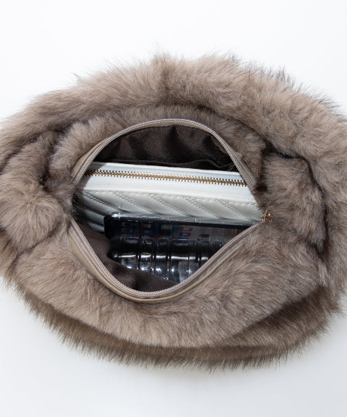 cache cache(カシュ カシュ)の「カシュカシュ cachechche / ワンハンドルエコファーシンプルトート(トートバッグ・レディース・ベージュ系その他/グリーン/アイボリー・FREE)」の13枚目の写真