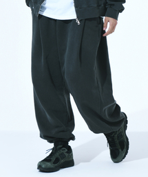 S'EST（エスイーエスティー）の「ピグメントウォッシングサイドツーピンタックジョガーパンツ - チャコール（スウェットパンツ）」