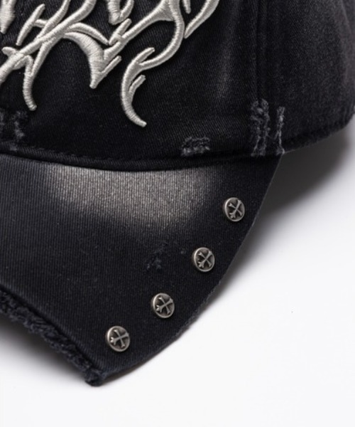 SUPPLIER(サプライヤー)の「A'GEM/9 × .kom 『SUPPLIER/サプライヤー』 Ripped Brim Heart Tribal 6 Panel Cap/リップド ブリム ハート トライバル 6 パネル キャップ(キャップ・メンズ・ブラック・FREE)」の5枚目の写真