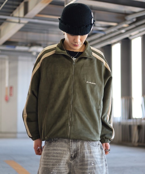 ATMARK(アットマーク)の「《2サイズ展開 / UNISEX 》ATMARKスエードトラックジャケット アームライン(ブルゾン・レディース・カーキ/ブラック/スモークピンク・L/M/S)」の14枚目の写真