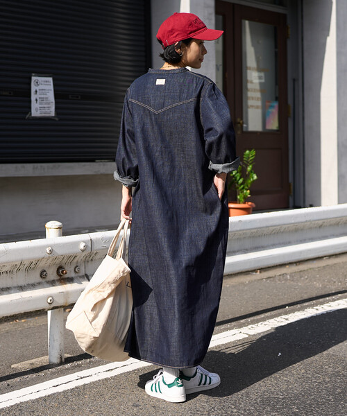 FREAK'S STORE(フリークスストア)の「SOMETHING × FREAK'S STORE/サムシング 別注 DENIM SHIRTS ONE PIECE/デニム シャツ ワンピース(シャツワンピース・レディース・ネイビー/サックスブルー・SMALL/MEDIUM)」の10枚目の写真