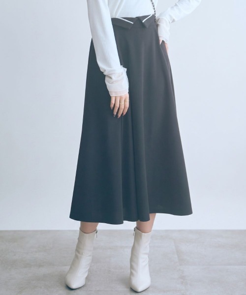 marun(マルン)の「<大きいサイズ>ミディ丈ハイウエストスカート marun(スカート・レディース・ブラック/グレイッシュベージュ・L/LL/3L/4L/5L)」の1枚目の写真