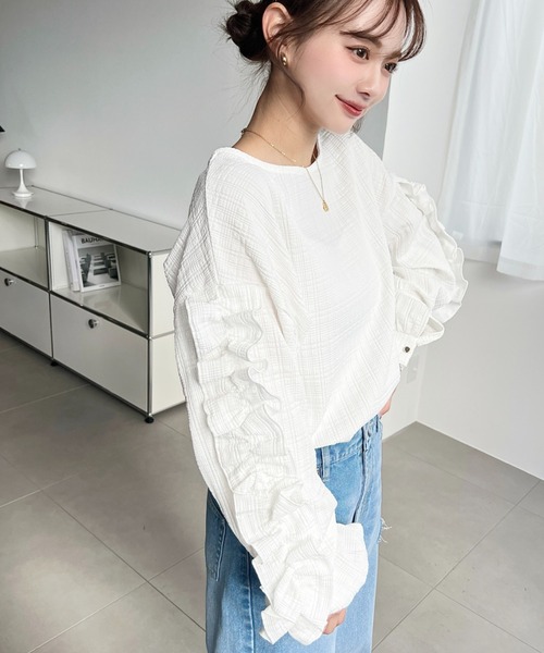 moment+(モーメントプラス)の「ブロックジャガードボリュームフリルスリーブロングTシャツ(Tシャツ/カットソー・レディース・ナチュラル/ブラック/ネイビー/オフホワイト・M)」の8枚目の写真