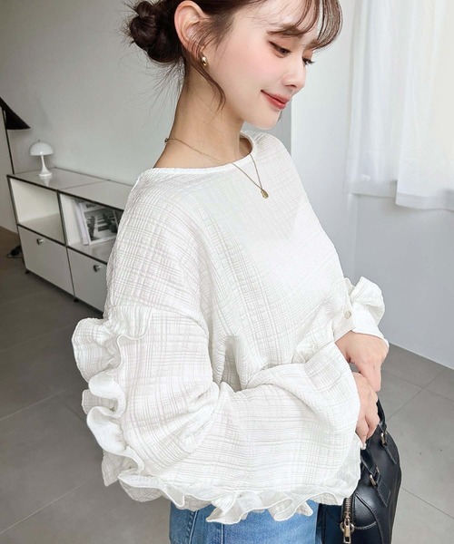 moment+(モーメントプラス)の「ブロックジャガードボリュームフリルスリーブロングTシャツ(Tシャツ/カットソー・レディース・ナチュラル/ブラック/ネイビー/オフホワイト・M)」の6枚目の写真