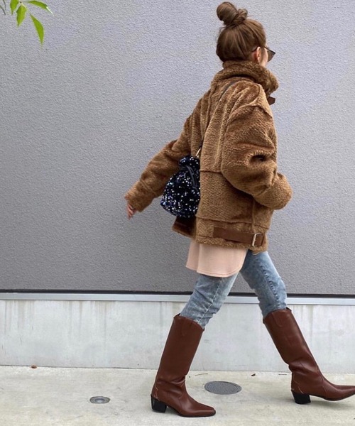 merrylatte（メリーラテ）の「ベルトデザインパイピングムートンファージャケット【Primaras】（その他アウター・レディース・ダークブラウン/アイボリー・M/L）」の3枚目の写真