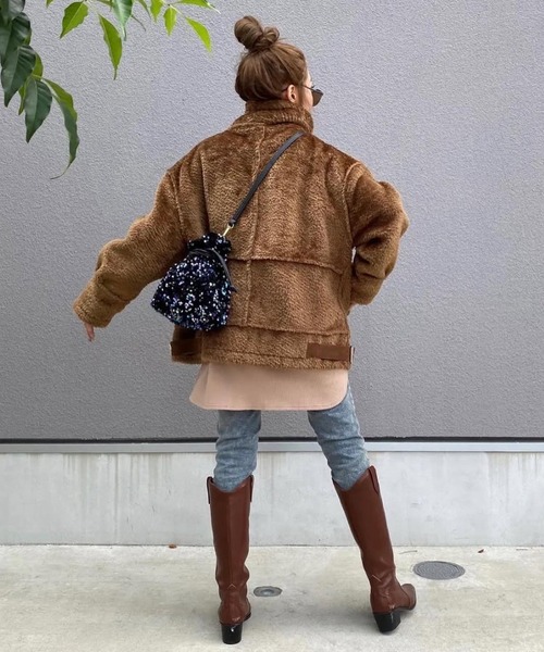 merrylatte（メリーラテ）の「ベルトデザインパイピングムートンファージャケット【Primaras】（その他アウター・レディース・ダークブラウン/アイボリー・M/L）」の5枚目の写真