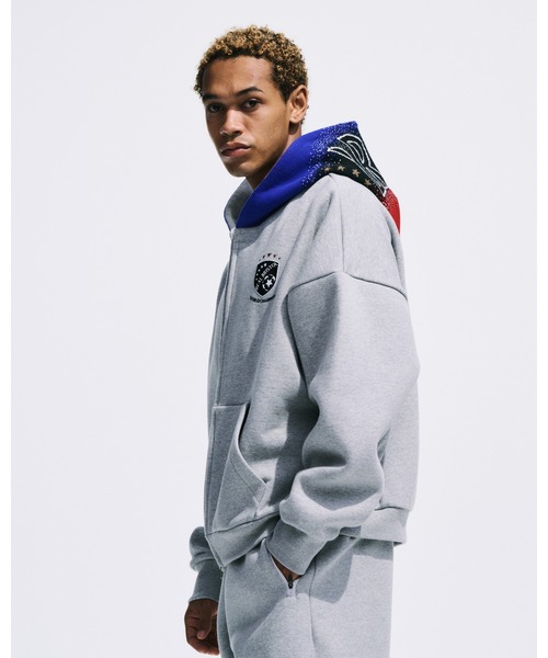 F.C.Real Bristol（エフシーレアルブリストル）の「CHAMPIONS BONDING SWEAT ZIP-UP HOODIE（パーカー・メンズ・ネイビー/ブラック/グレー・SMALL/MEDIUM/LARGE/X-LARGE/XX-LARGE）」の6枚目の写真