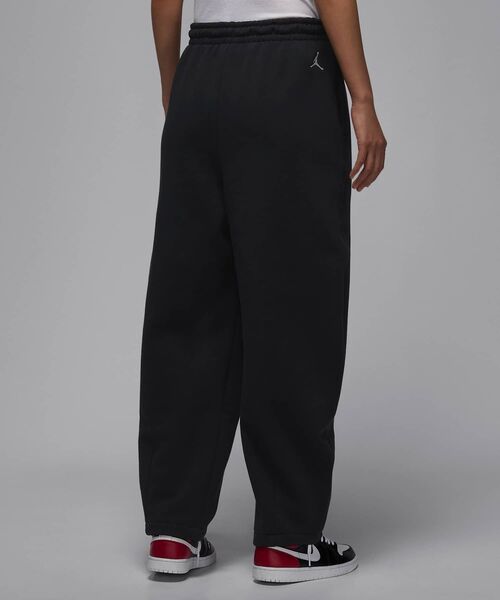 JORDAN BRAND(ジョーダンブランド)の「《セットアップ対応商品》ジョーダン フライト フリース ウィメンズ バギー パンツ / Jordan Flight Fleece Women's Baggy Pants IF1002-010 Black(スウェットパンツ・レディース・ブラック・XL/L/M/S/XS)」の2枚目の写真