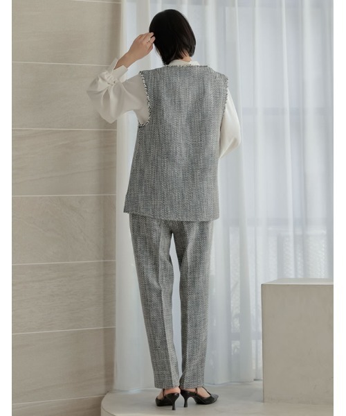 Re:EDIT（リエディ）の「[大きいサイズ有]モノトーンツイードVネックベスト（ベスト・レディース・ブラック/アイボリー・MEDIUM/LARGE/X-LARGE）」の4枚目の写真