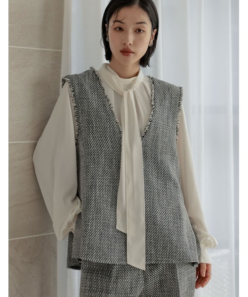 Re:EDIT（リエディ）の「[大きいサイズ有]モノトーンツイードVネックベスト（ベスト・レディース・ブラック/アイボリー・MEDIUM/LARGE/X-LARGE）」の5枚目の写真