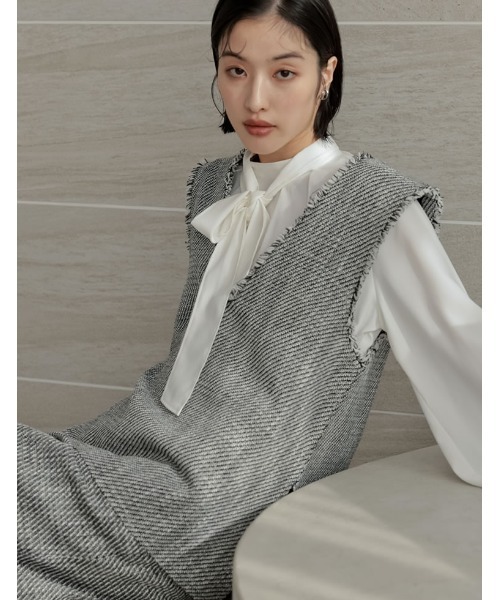 Re:EDIT（リエディ）の「[大きいサイズ有]モノトーンツイードVネックベスト（ベスト・レディース・ブラック/アイボリー・MEDIUM/LARGE/X-LARGE）」の8枚目の写真