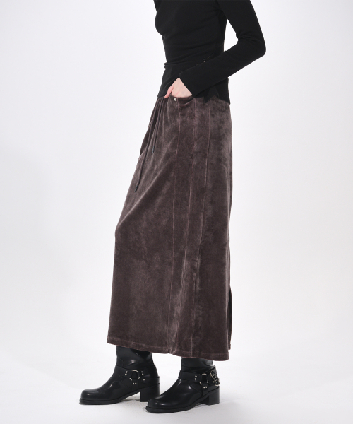 ETMON（エトモン）の「Velvet Banding Logo Skirt, Wine Brown（スカート・レディース・その他・FREE）」の4枚目の写真