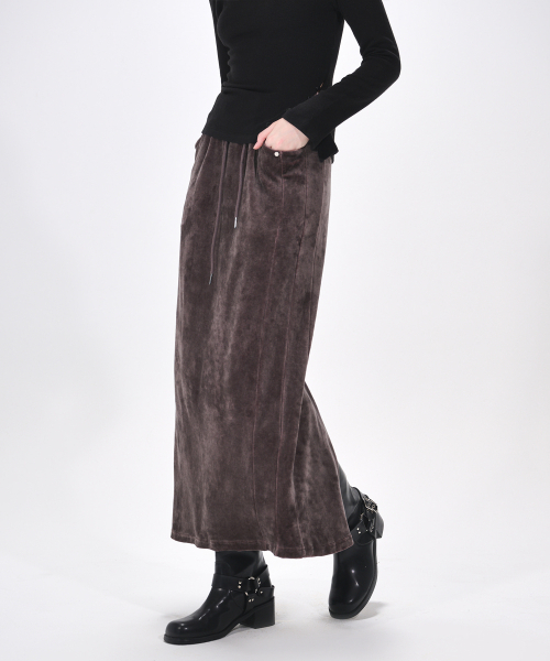 ETMON（エトモン）の「Velvet Banding Logo Skirt, Wine Brown（スカート・レディース・その他・FREE）」の5枚目の写真