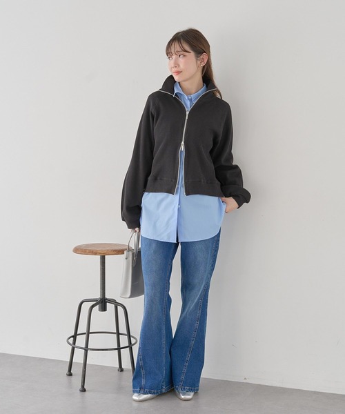 earth music&ecology（アースミュージックアンドエコロジー）の「【2026SS】切り替えフレアデニムパンツ（デニムパンツ・レディース・ライトインディゴブルー/インディゴブルー・S/M）」の5枚目の写真