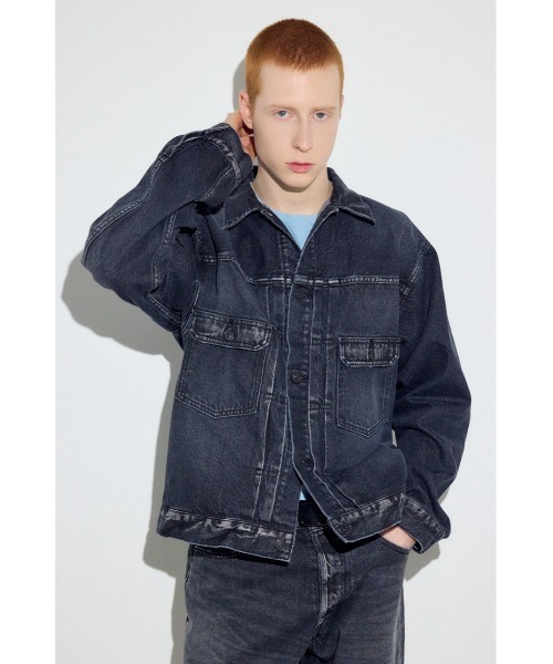 AZUL by moussy（アズールバイマウジー）の「セカンドタイプデニムジャケット（デニムジャケット・メンズ・ブラック/ブルー/ワンウォッシュ・LARGE/MEDIUM/SMALL）」の5枚目の写真