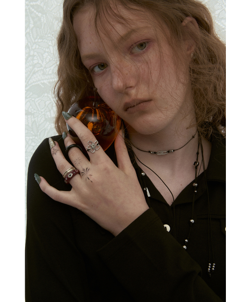 NFF（エヌエフエフ）の「nomad flora string ring-black（リング・レディース・その他・FREE）」の3枚目の写真