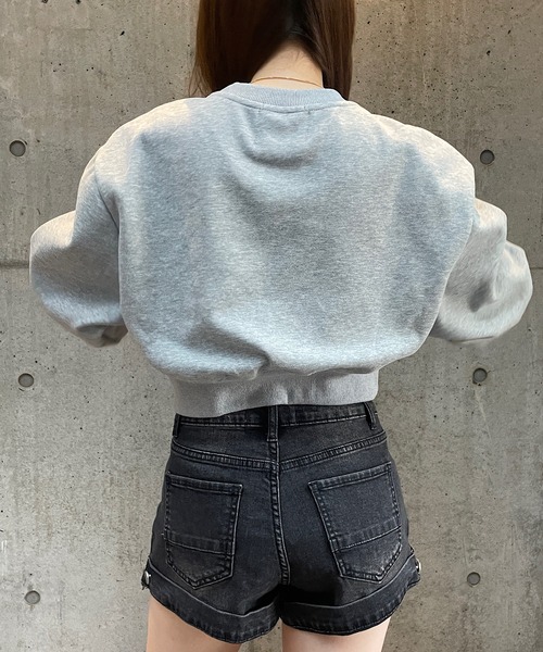 ROGER AND RAW（ロジャーアンドロウ）の「ショート丈ロゴ刺繍スウェットトップス（Tシャツ/カットソー・レディース・ホワイト/ブラック/ネイビー/グレー・FREE）」の11枚目の写真