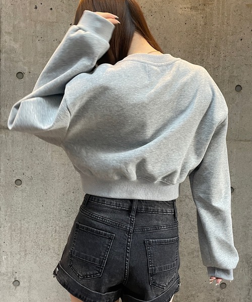 ROGER AND RAW（ロジャーアンドロウ）の「ショート丈ロゴ刺繍スウェットトップス（Tシャツ/カットソー・レディース・ホワイト/ブラック/ネイビー/グレー・FREE）」の10枚目の写真