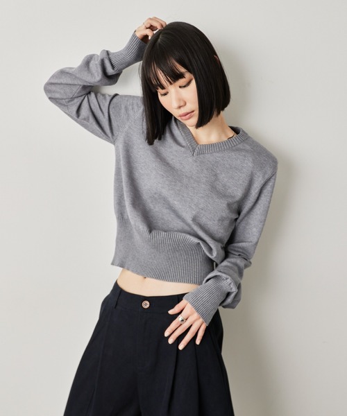 HANNE(アン)の「パワーショルダーVネックニット(ニット/セーター・レディース・ピンク/グレー/ブラック・FREE)」の18枚目の写真