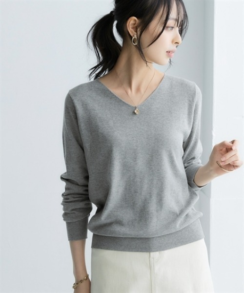 nissen(ニッセン)の「洗えるUVカット綿100%Vネックニット<大きいサイズ有>(ニット/セーター・レディース・オフホワイト/ブラック/グレー/チャコールグレー・LL/L/M/S)」の4枚目の写真