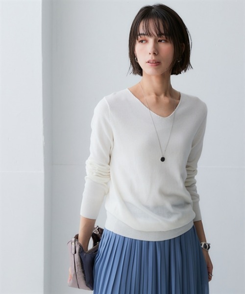 nissen(ニッセン)の「洗えるUVカット綿100%Vネックニット<大きいサイズ有>(ニット/セーター・レディース・オフホワイト/ブラック/グレー/チャコールグレー・LL/L/M/S)」の7枚目の写真