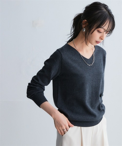 nissen(ニッセン)の「洗えるUVカット綿100%Vネックニット<大きいサイズ有>(ニット/セーター・レディース・オフホワイト/ブラック/グレー/チャコールグレー・LL/L/M/S)」の9枚目の写真