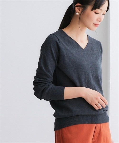 nissen(ニッセン)の「洗えるUVカット綿100%Vネックニット<大きいサイズ有>(ニット/セーター・レディース・オフホワイト/ブラック/グレー/チャコールグレー・LL/L/M/S)」の17枚目の写真