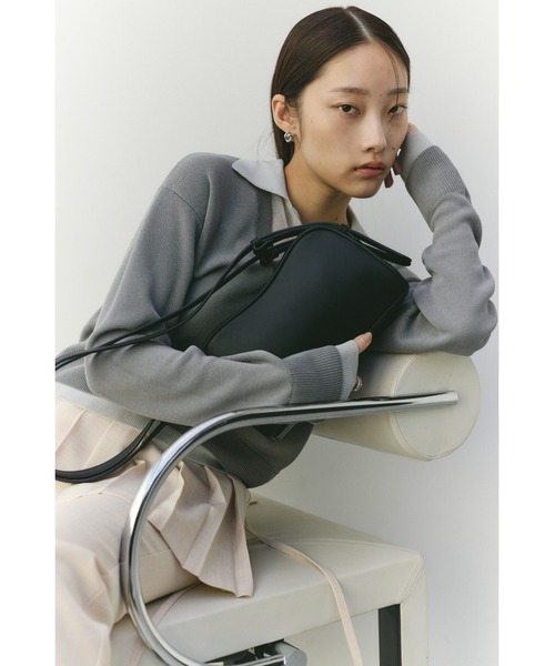 STYLEMIXER（スタイルミキサー）の「【大人気】Wストラップカーブバッグ（ショルダーバッグ・レディース・キャメル/ブラック/ブラウン/アイボリー・FREE）」の8枚目の写真