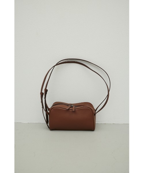 STYLEMIXER（スタイルミキサー）の「【大人気】Wストラップカーブバッグ（ショルダーバッグ・レディース・キャメル/ブラック/ブラウン/アイボリー・FREE）」の22枚目の写真