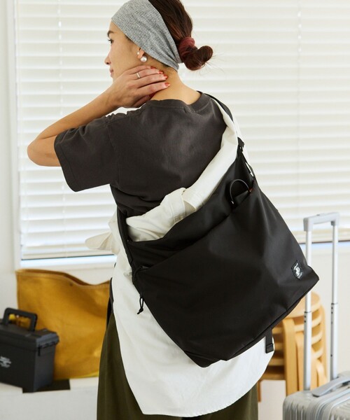 COBMASTER（コブマスター）の「Cobmaster × FREAK'S STORE/コブマスター × フリークスストア 別注 GIMMICK SHOULDER BAG ショルダーバッグ（ショルダーバッグ・メンズ・ブラック・ONE SIZE）」の6枚目の写真