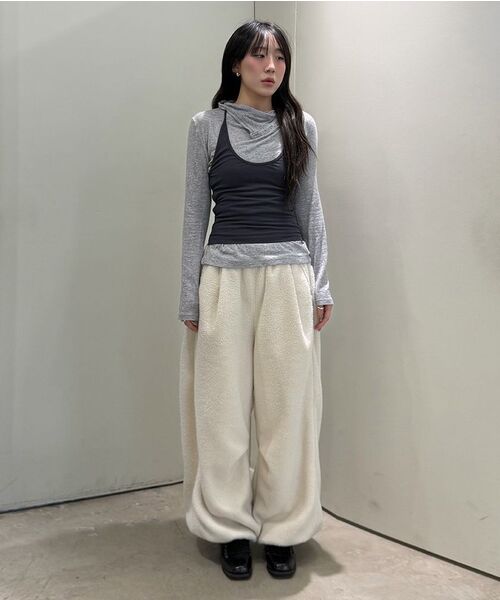DIAGONAL(ダイアゴナル)の「DIAGONAL BUTTON SLIT TOP (3color)(Tシャツ/カットソー・レディース・ブラック/ライトグレー/レッド・FREE)」の11枚目の写真
