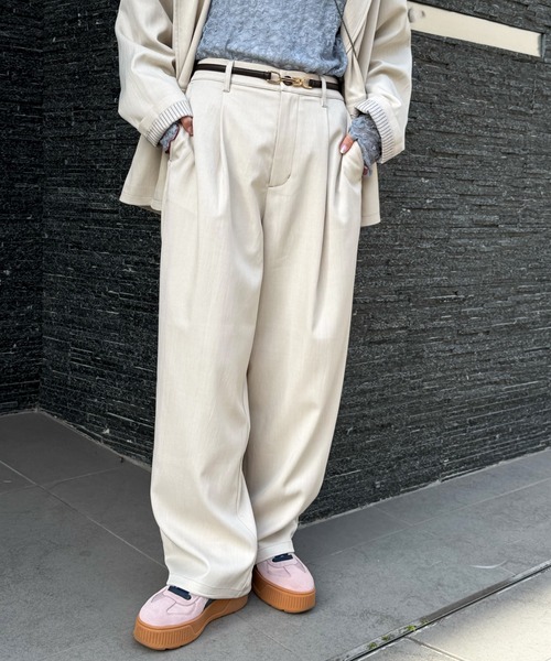 DOUBLE NAME(ダブルネーム)の「配色ステッチ裾ドロストパンツ(その他パンツ・レディース・グレー/オフホワイト/ブラック・FREE)」の1枚目の写真