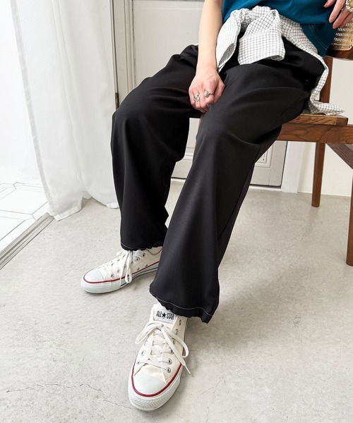 DOUBLE NAME(ダブルネーム)の「配色ステッチ裾ドロストパンツ(その他パンツ・レディース・グレー/オフホワイト/ブラック・FREE)」の2枚目の写真