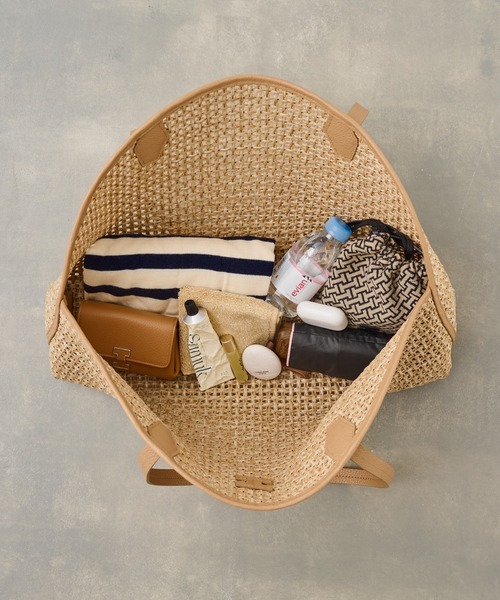 IACUCCI（イアクッチ）の「【予約】アクイローネ PAGLIA CATENA/CERVO（トートバッグ・レディース・キャメル・FREE）」の13枚目の写真