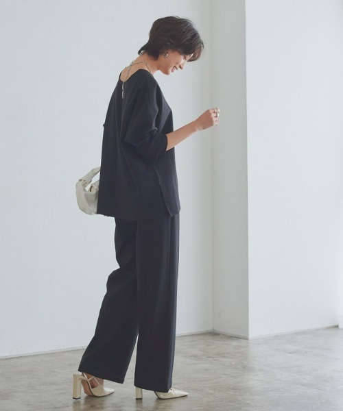 RASW（ラス）の「[RASW]2wayハイストレッチ多機能ドルマントップス（Tシャツ/カットソー・レディース・オフホワイト/ブラック・M/L）」の15枚目の写真