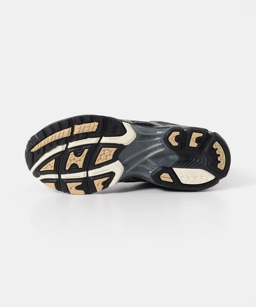 URBAN RESEARCH（アーバンリサーチ）の「ASICS　GEL-NIMBUS 10.1（スニーカー・メンズ・ブラック・26/26.5/27.5）」の5枚目の写真