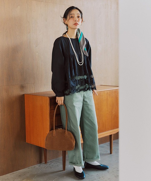 studio CLIP(スタディオクリップ)の「裾刺繍レースヘムブラウス(シャツ/ブラウス・レディース・ブラック/オフホワイト・FREE)」の7枚目の写真