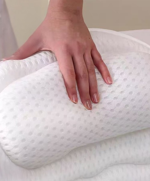 CALIFORNIA OUTFITTERS（カリフォルニア アウトフィッターズ）の「C 2C46-MZ リラックスバス ネックピロー（バス/トイレグッズ・レディース・ホワイト・ONESIZE）」の3枚目の写真