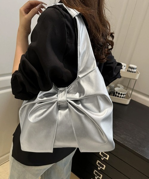 Miniministore(ミニミニストア)の「ビッグリボンバッグ ワンショルダートート(トートバッグ・レディース・シルバー/ブラック/アイボリー/キャメル/レッド・FREE)」の8枚目の写真