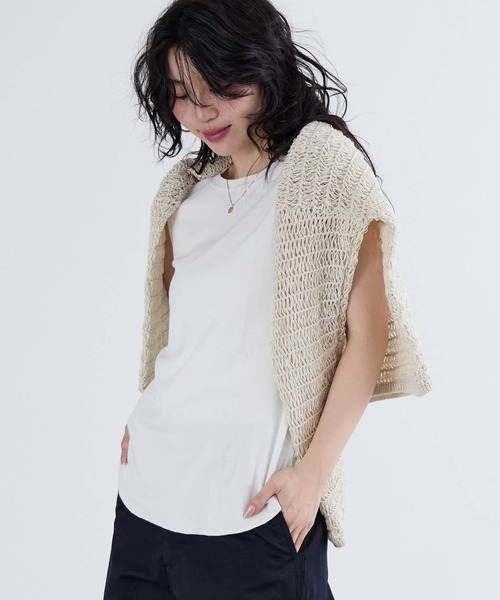 HANES（ヘインズ）の「【Hanes】スリーブレスTシャツ（Tシャツ/カットソー・レディース・オフホワイト/ブラック・FREE）」の2枚目の写真