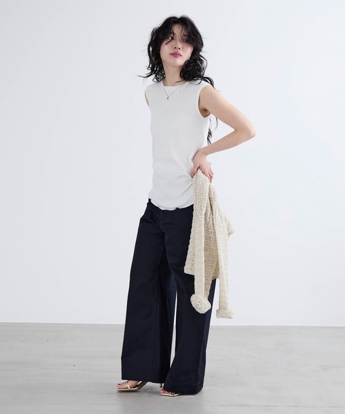 HANES（ヘインズ）の「【Hanes】スリーブレスTシャツ（Tシャツ/カットソー・レディース・オフホワイト/ブラック・FREE）」の7枚目の写真