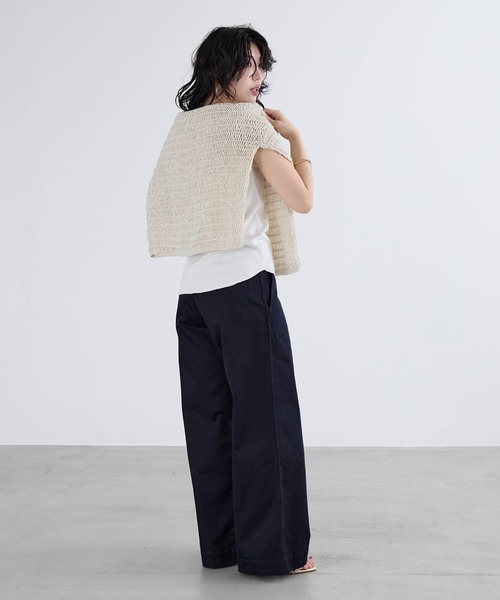 HANES（ヘインズ）の「【Hanes】スリーブレスTシャツ（Tシャツ/カットソー・レディース・オフホワイト/ブラック・FREE）」の8枚目の写真