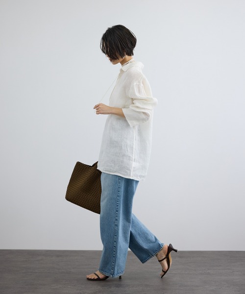 SALON adam et rope'(サロン アダム エ ロペ)の「リネンカラミスキッパーシャツ / イージーケア(シャツ/ブラウス・レディース・オフホワイト/ベージュ・FREE)」の7枚目の写真