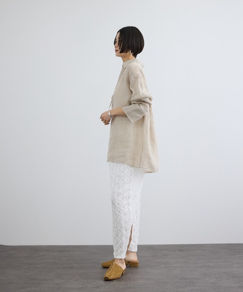 SALON adam et rope'(サロン アダム エ ロペ)の「リネンカラミスキッパーシャツ / イージーケア(シャツ/ブラウス・レディース・オフホワイト/ベージュ・FREE)」の10枚目の写真