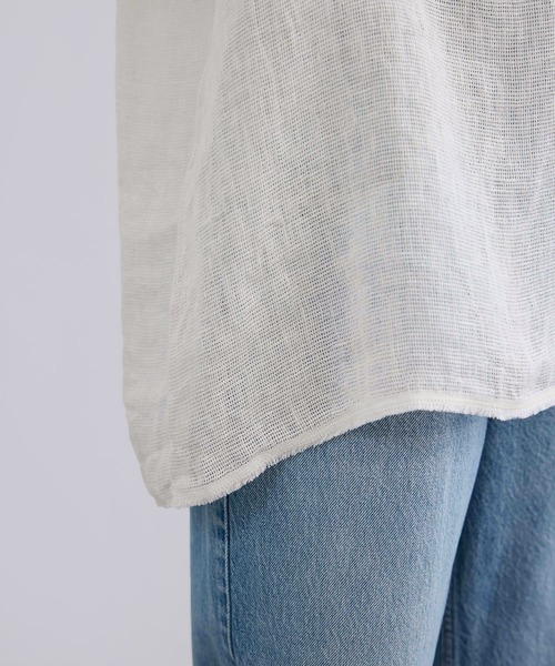 SALON adam et rope'(サロン アダム エ ロペ)の「リネンカラミスキッパーシャツ / イージーケア(シャツ/ブラウス・レディース・オフホワイト/ベージュ・FREE)」の20枚目の写真
